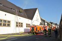 Feuer 3 Dachstuhlbrand Koeln Rath Heumar Gut Maarhausen Eilerstr P023